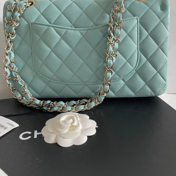 ❌SOLD!!!-❌ NWT! CHANEL Caviar Tiffany Blue Medium ClassicFlap/Champagne Hardware - Picture 4 of 13